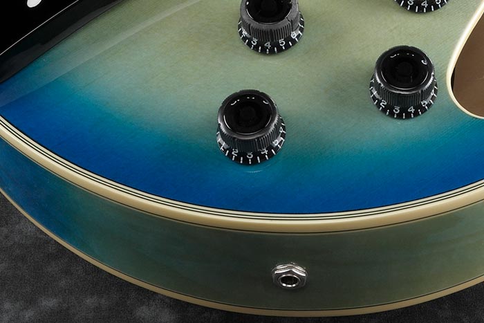 Spruce top / Linden back and sides