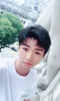 今日吃瓜王俊凯视频播放,娱乐圈新瓜王诞生！